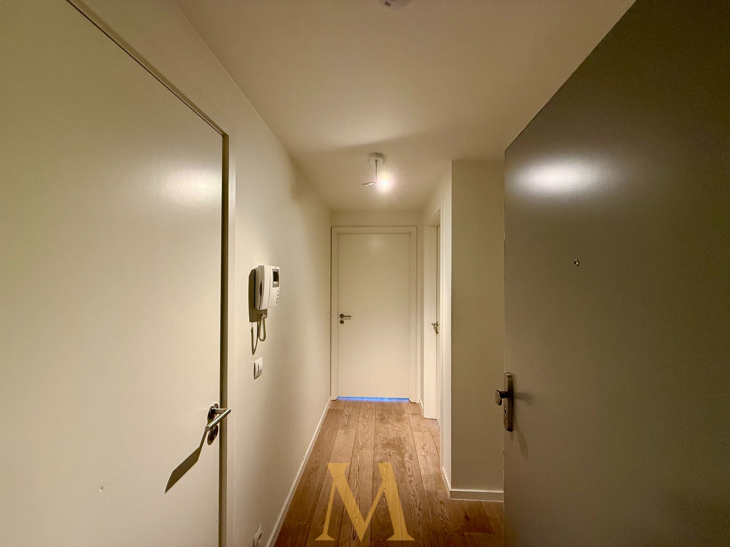 Appartement 2 chambres lumineux avec vue imprenable sur Tour & Taxis et le canal - photo 4