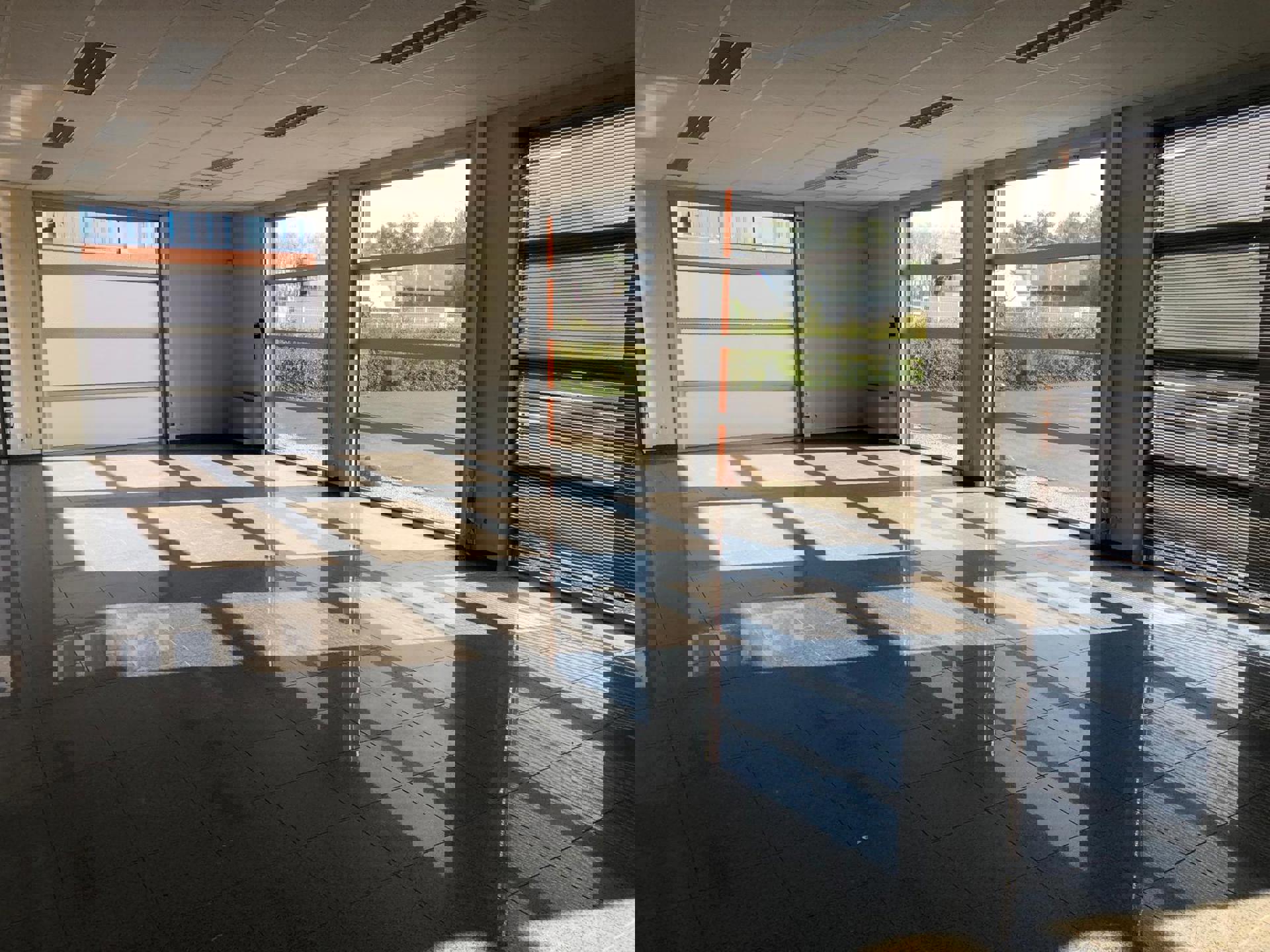 Magazijn met kantoor en atelier/showroom te huur - foto 2