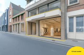 Op zoek naar een commerciële ruimte om uw zaak naar het volgende niveau te tillen? Deze te renoveren handelszaak op de gelijkvloerse verdieping biedt een unieke kans om uw droomproject waar te maken, midden in het bruisende centrum van Torhout met een zeer visuele ligging recht tegenover de stadsparking.<br /><br />Binnenin vindt u een ruime winkelruimte die u volledig naar eigen smaak kunt inrichten. De eigendom beschikt daarnaast over een apart toilet, een bureelruimte, een praktische keuken en een gezellige binnenkoer – een zeldzame troef in het stadscentrum. De indeling en mogelijkheden maken dit pand ideaal voor wie een winkel, kantoor, praktijk of atelier wil creëren met een persoonlijke touch.<br /><br />De ligging in de Hofstraat is een absolute meerwaarde: een charmante straat in het hart van Torhout, op wandelafstand van winkels, horeca, scholen en openbaar vervoer. Met een sterke passage en vlotte bereikbaarheid is dit een toplocatie voor ondernemers of investeerders.<br /><br />Voor het uitbaten van deze handelszaak kan er een maximale premie worden toegekend!<br />Grijp deze kans om een pand met karakter volledig naar uw wensen te renoveren en te laten schitteren. Contacteer ons vandaag nog voor meer informatie of een bezoek!<br /><br />De vermelde prijs is een richtprijs. Elk bod, hoger of lager, wordt voorgelegd aan de eigenaar, die zich het recht voorbehoudt dit te aanvaarden of te weigeren.