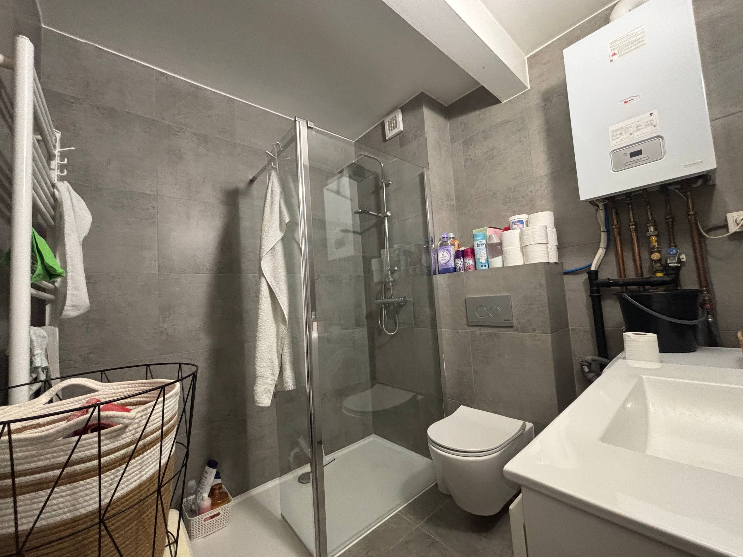 Gerenoveerd tweeslaapkamerappartement te Blankenberge - foto 5