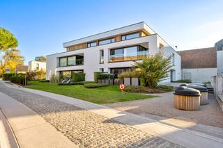 Dit hoogstaande, instapklare appartement, is gelegen in een privatieve tuinzone.Het appartement in kwestie heeft een oppervlakte van 119 m², geen...