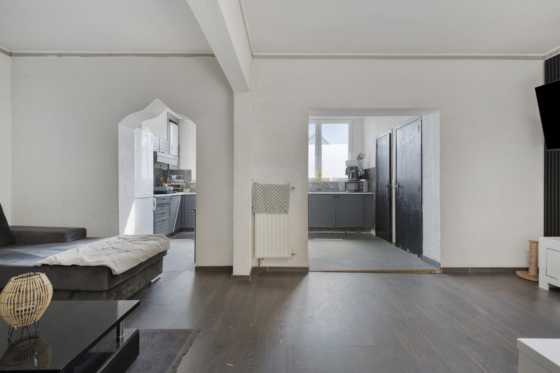 Woning met ruim magazijn en bureelruimte. - foto 3