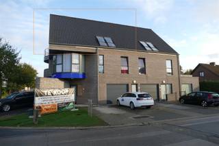 Appartement in een gebouw met 4 woningen. Bewoonbare oppervlakte 114m². Goed gelegen tussen Stekene en St-Gillis-Waas met een vlotte verbinding...