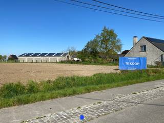 Centraal gelegen perceel bouwgrond in landelijke omgeving geschikt voor open bebouwing.Details:- geen bouwverplichting- geschikt voor open bebouwing-...
