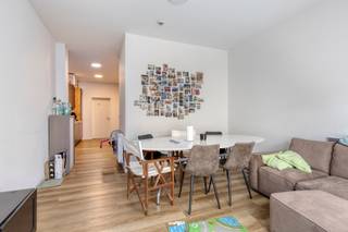 Ruime stadswoning met 6 kamers en 5 badkamers in het centrum van Leuven.Extra troeven zijn de grote stadstuin met berging, 2 terrassen en een...