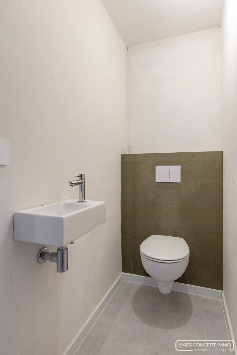 Gerenoveerde woning met 3 slaapkamers en grote tuin te koop centrum Avelgem - foto 5