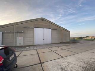 Loods te huur van 6 meter breed en 8,5 meter diep€200 + BTW  21% + 1/12 grondlasten De oppervlakte is +/- 50m²:- 6 meter breed- 8,5 meter diep-...