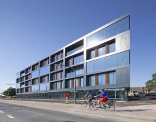 Modern kantoor van 1.101,4 m² in MeetDistrict – The Link2 Berchem, inclusief parking en opslagruimte. Een ideale plek voor ambitieuze en...