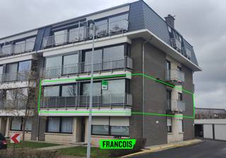 Wij bieden dit zonnige appartement gelegen in Residentie Gruuthuyse op het eerste verdiep te huur aan. Dit appartement beschikt over twee...