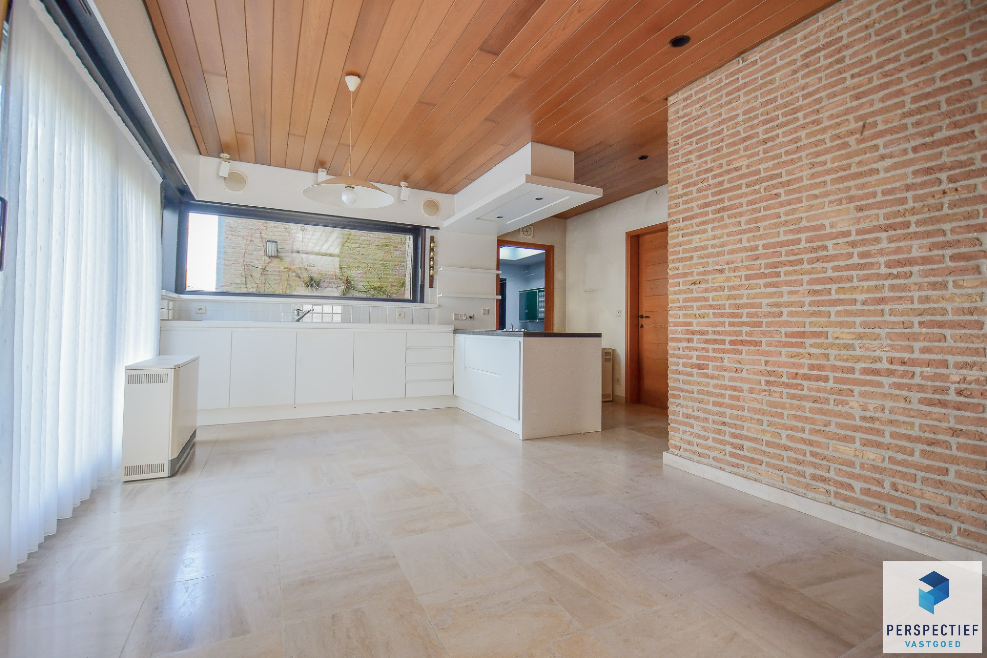 Centraal gelegen ruime woning met 3 slaapkamers - garage en grote tuin - foto 5