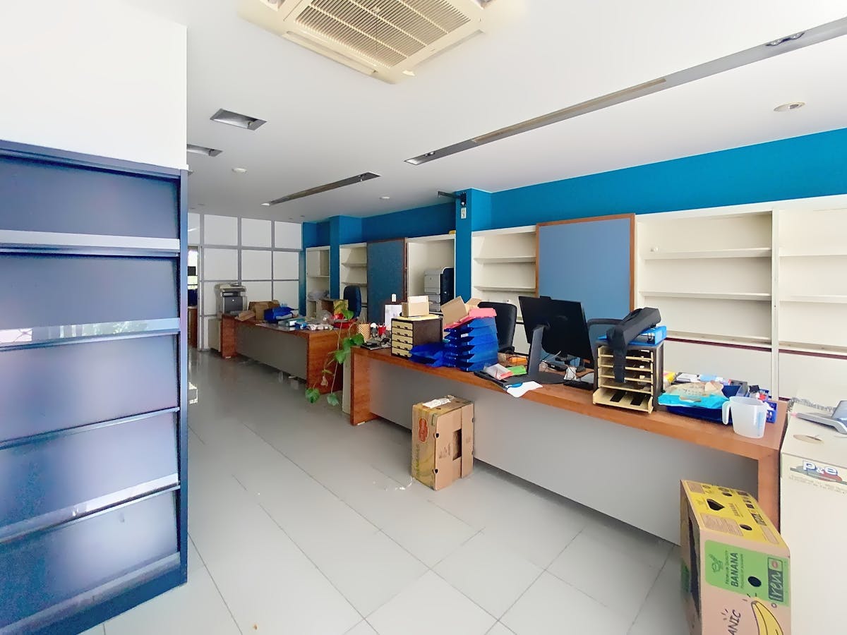 Commercial property with a prime location in the center of Deinze - photo 2