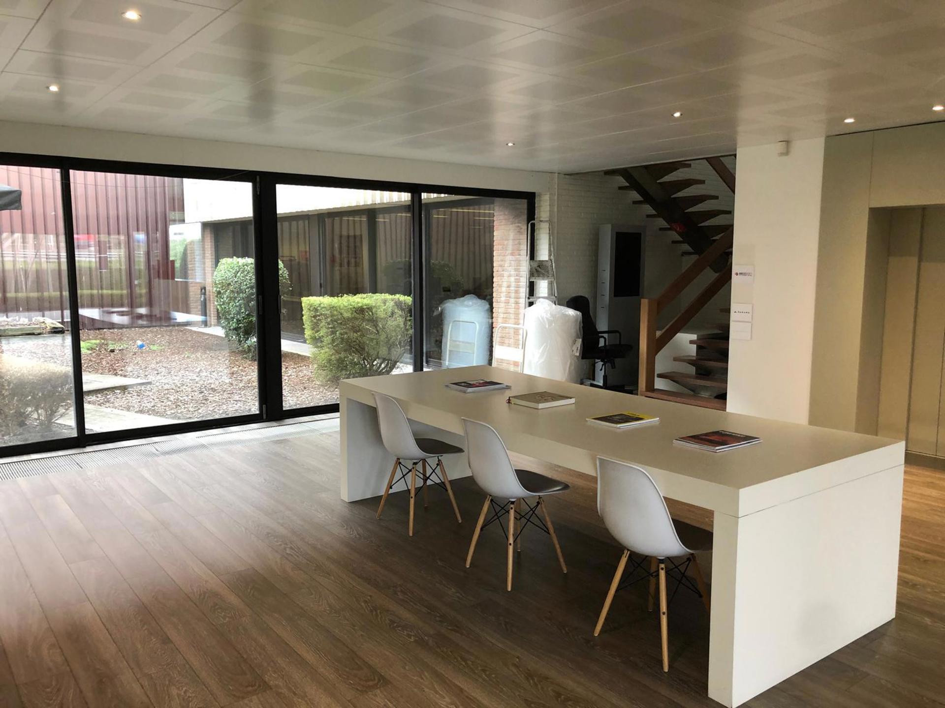 Magazijn 2.963m² met kantoren 569m² in Temse - foto 3