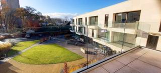 Prijzen vanaf 926,49 euro per maand, dienstencomponent inbegrepen.  Wenst u uw grote woning in te ruilen voor een gezellige cocon vlakbij de...