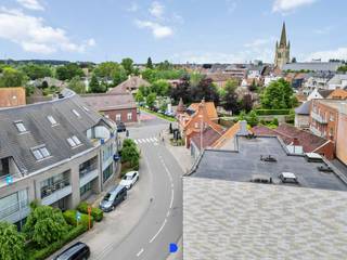 Aangenaam appartement in residentie Den Hazelt met 2 ruime slaapkamers en mooi terras op wandelafstand van alle faciliteiten.Een uitstekende...