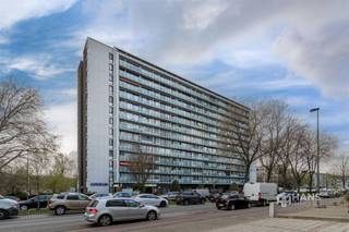<p><span>Lambrechtshoekenlaan 211 (6th floor) - Merksem</span></p><p><span> </span></p><p><span>Apartment (80m²) with 1 bedroom and terrace (9 m²) in Merksem.</span></p><p><span> </span></p><p><span>In the Lambrechtshoekenlaan you live centrally and comfortably, with everything within easy reach. Thanks to the excellent accessibility by public transport, the velo-sharing system and the car, you get everywhere in no time. Moreover, you enjoy a wide range of stores, supermarkets and other amenities nearby.</span></p><p><span> </span></p><p><span>The apartment is located on the sixth floor of a well-maintained building with thirteen floors, the roof of which is conformably insulated. The fixed costs are €…/month and include water, heating (on gas with intermediate meters), block policy, trustee, elevator, reserve fund and the maintenance and electricity of the common parts.</span></p><p><span>You enter into a separate entrance hall with practical fitted wardrobe. From here you reach the spacious and bright living space with open, equipped kitchenette, together accounting for an area of approximately 40 m². Through a sliding door you have access to the spacious terrace of 9 m² with east orientation — ideal to start the day with the morning sun.</span></p><p><span>Furthermore, the apartment has a full bedroom of 15 m², a handy storage room (2 m²), a separate toilet and a bathroom (4 m²) equipped with a bathtub/shower and washbasin.</span></p><p><span>Are you looking for a comfortable apartment with spacious terrace and lots of light? Do not miss this opportunity! Habitable opp.80. m² – ref: gross floorp. For more info or a free estimate visit </span><span><span>www.hansimmo.be</span></span></p><p><span> </span></p>