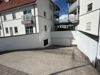 Twee ondergrondse autostaanplaatsen te koop in Residentie Prinsenhof, Waregem. Ideaal als investering.In de Residentie Prinsenhof bieden wij twee...