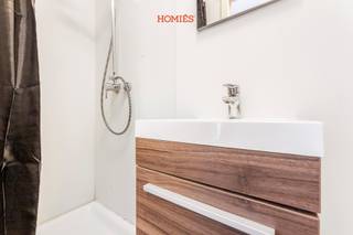 Met plezier stellen wij u deze gezellige studentenkamer met eigen sanitair voor in centrum Leuven. De kamer bevindt zich in een...