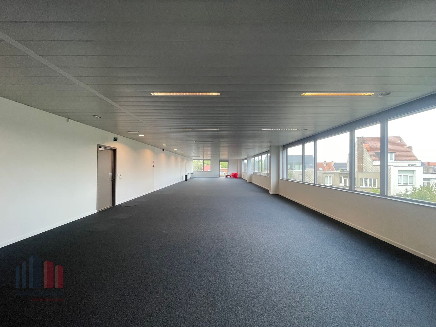 607 m² instapklare kantoren op 1 km van R0/E40 - foto 3