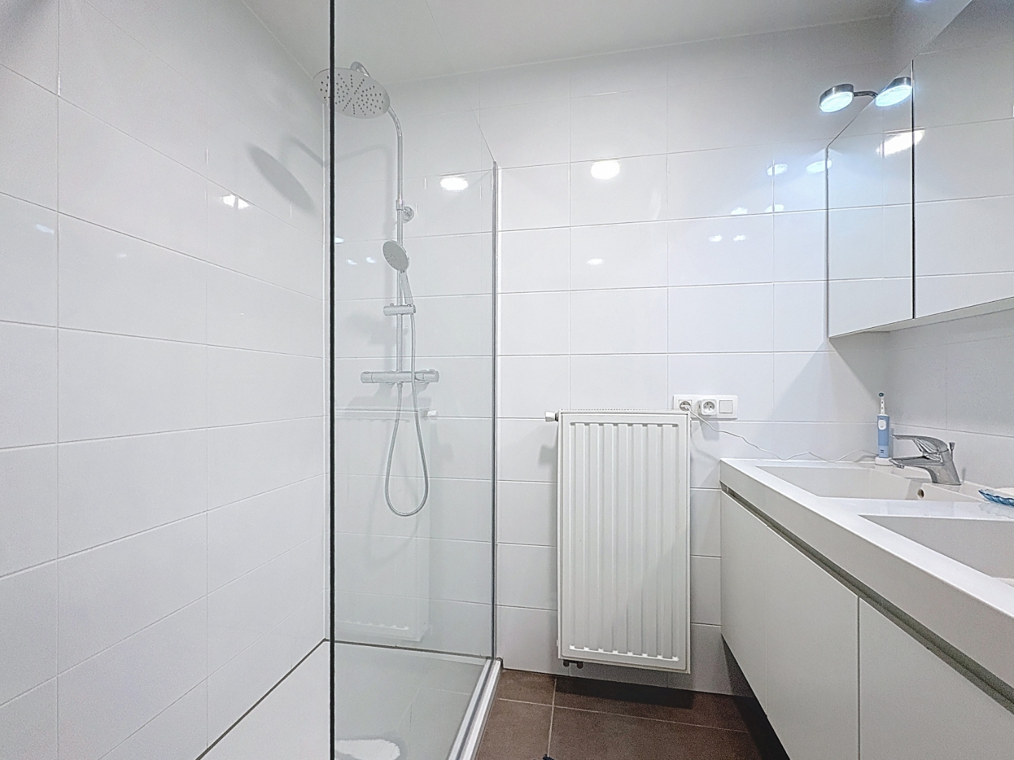 Instapklaar appartement op de Zeedijk van De Panne. - foto 5