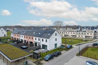 Ontdek deze moderne en energiezuinige nieuwbouwwoning gelegen in de Julienne De Plupad 46 te Oostakker, op de grens met Destelbergen. Ook...