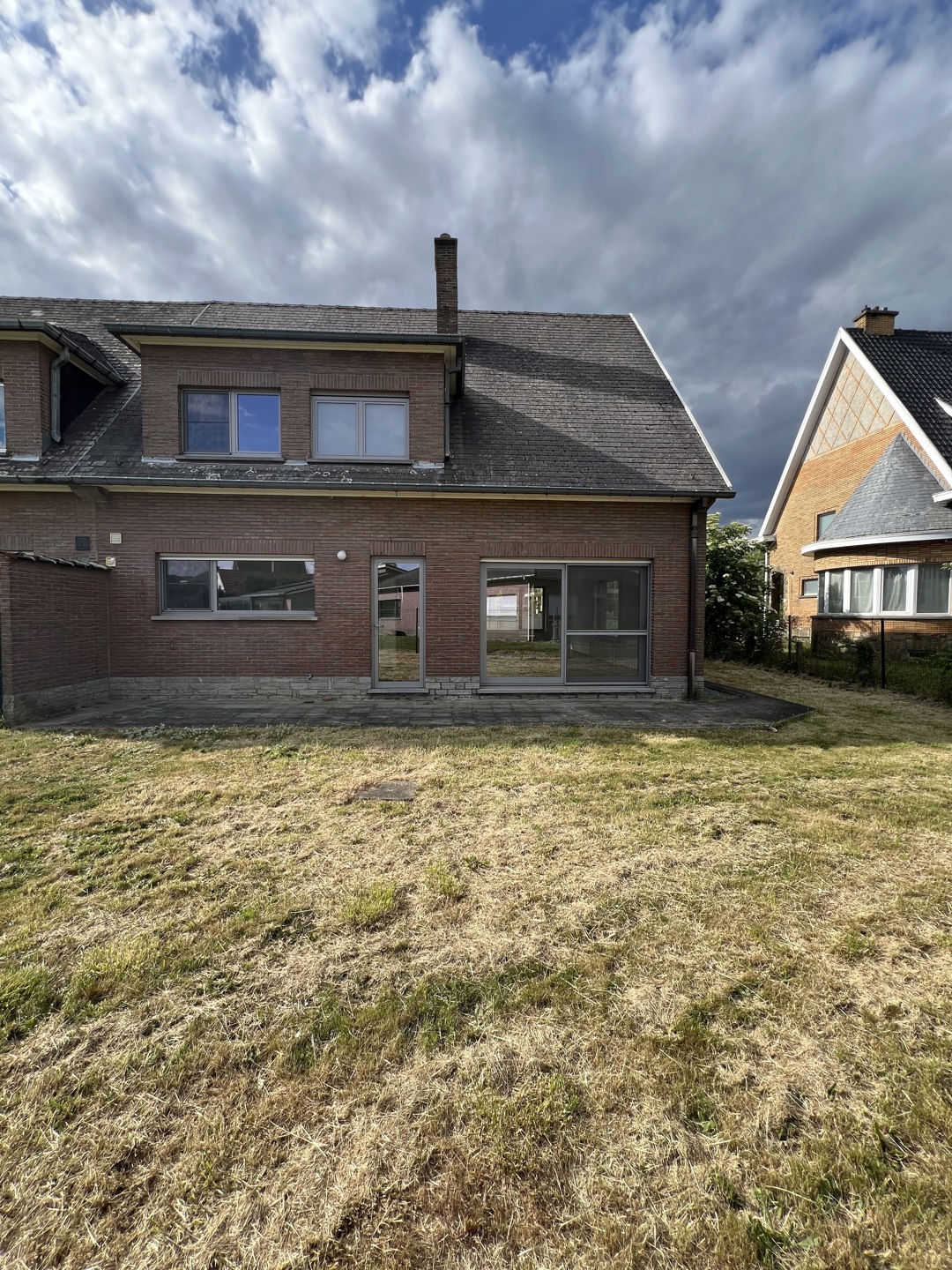 Zeer ruime woning met 4 slaapkamers nabij centrum. - foto 3