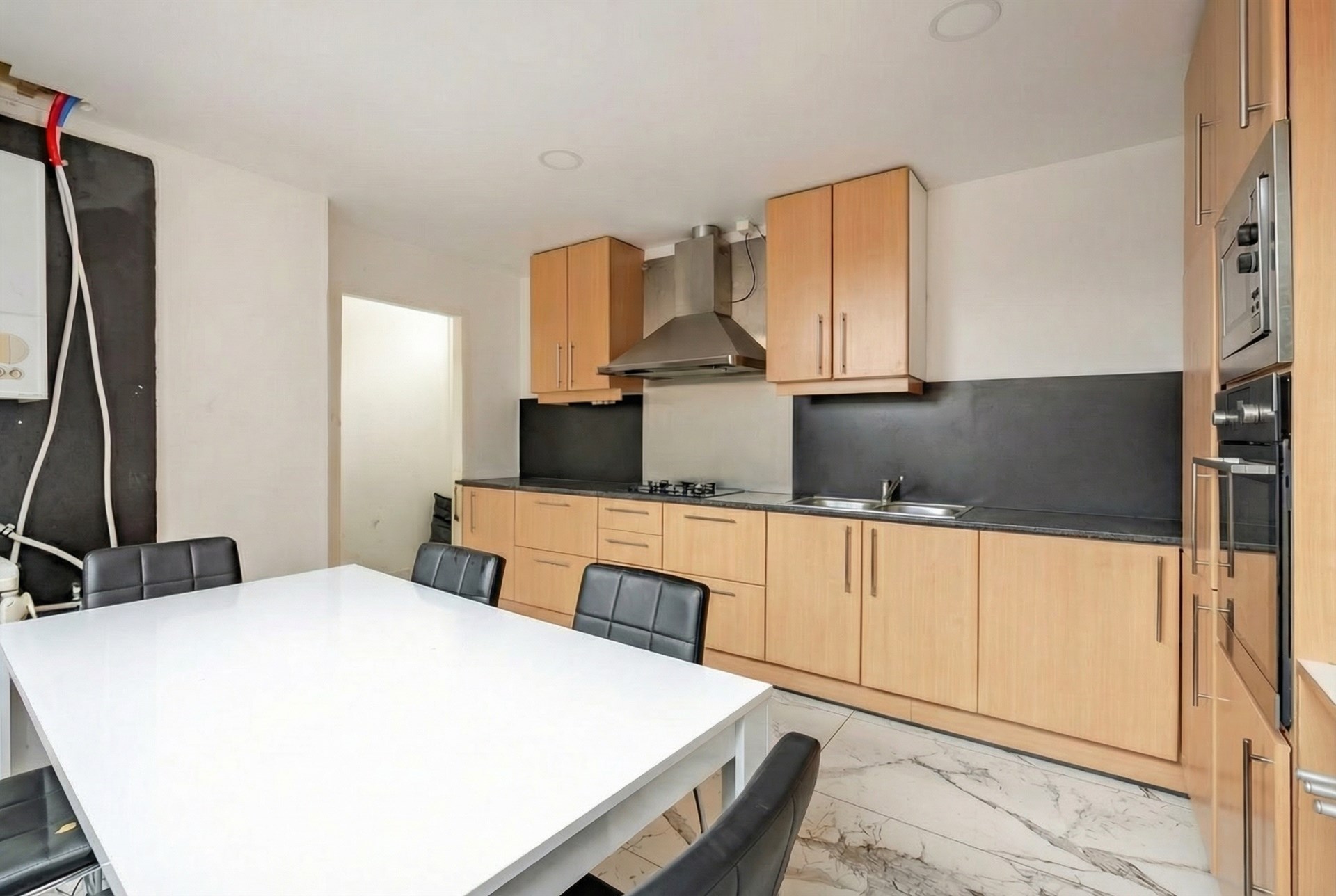 Ruime 4-Slaapkamerwoning in Temse. - foto 4