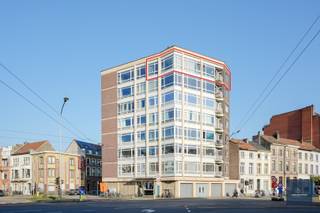 Deze penthouse op de 7de verdieping is gelegen te residentie Westrode , een gekende hoogbouw aan de poort van het centrum van Gent centrum. Het...