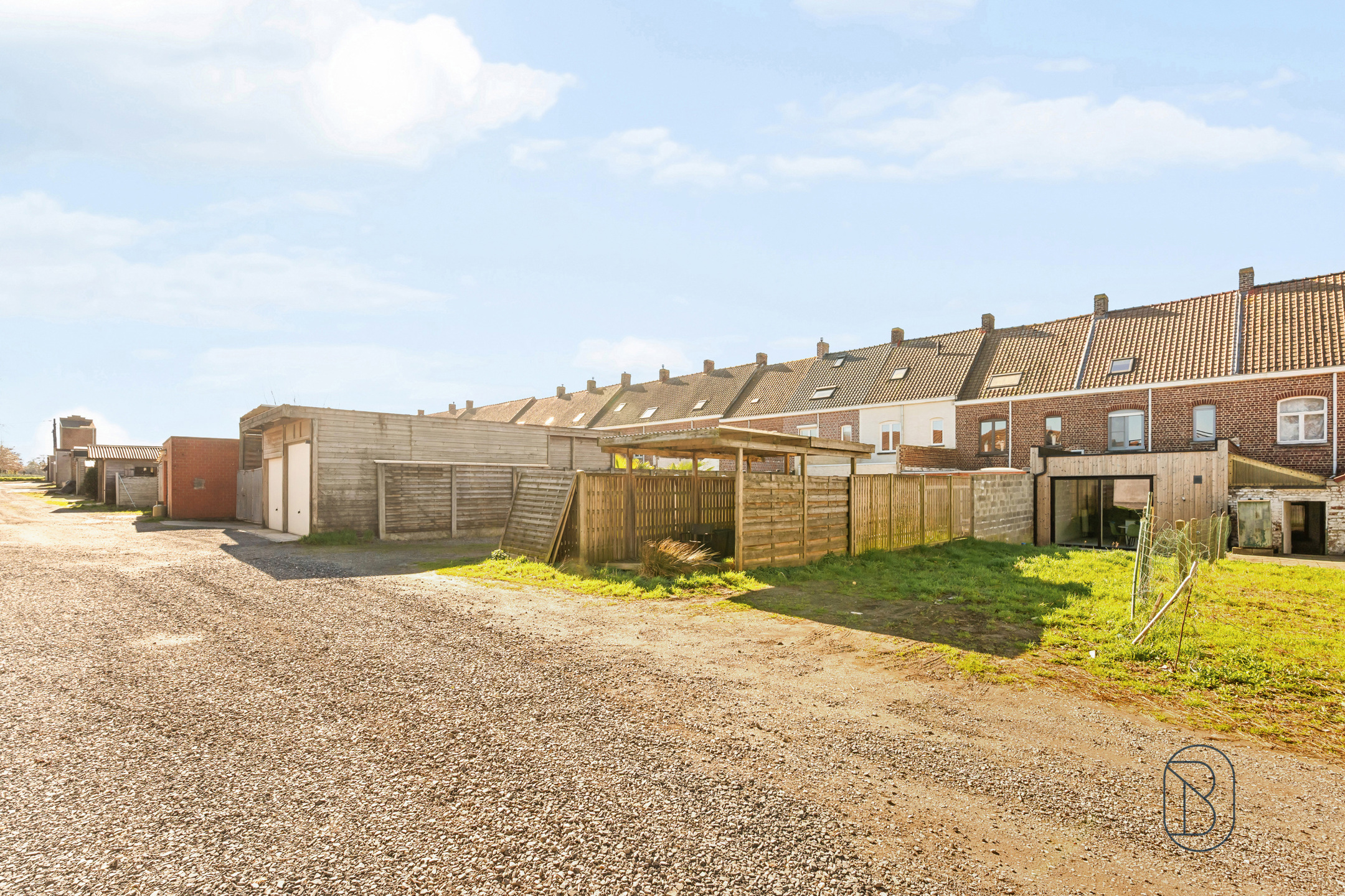 Kwalitatief gerenoveerde woning met 3 SLK en leuke tuin! - foto 4