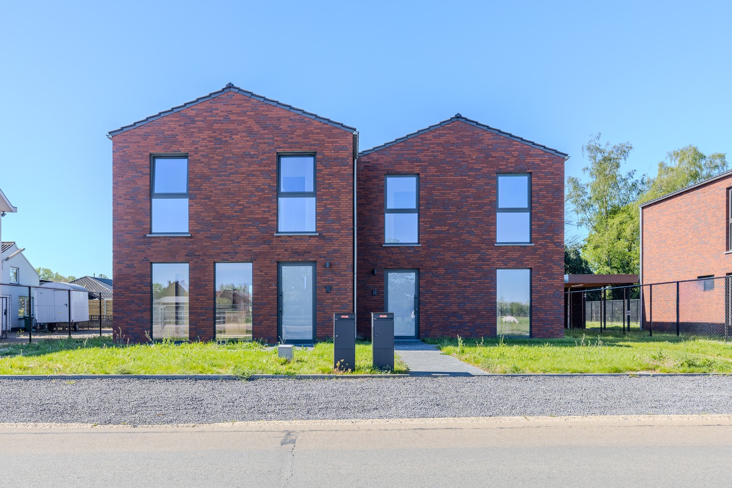 House for sale in Maasmechelen with 3 bedrooms - photo 3