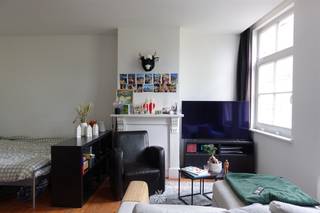 GENT - Struifstraat : Ben je op zoek naar een lichtrijke en gezellige studio te huur in centrum Gent? Lees dan snel even verder. De troeven in een...