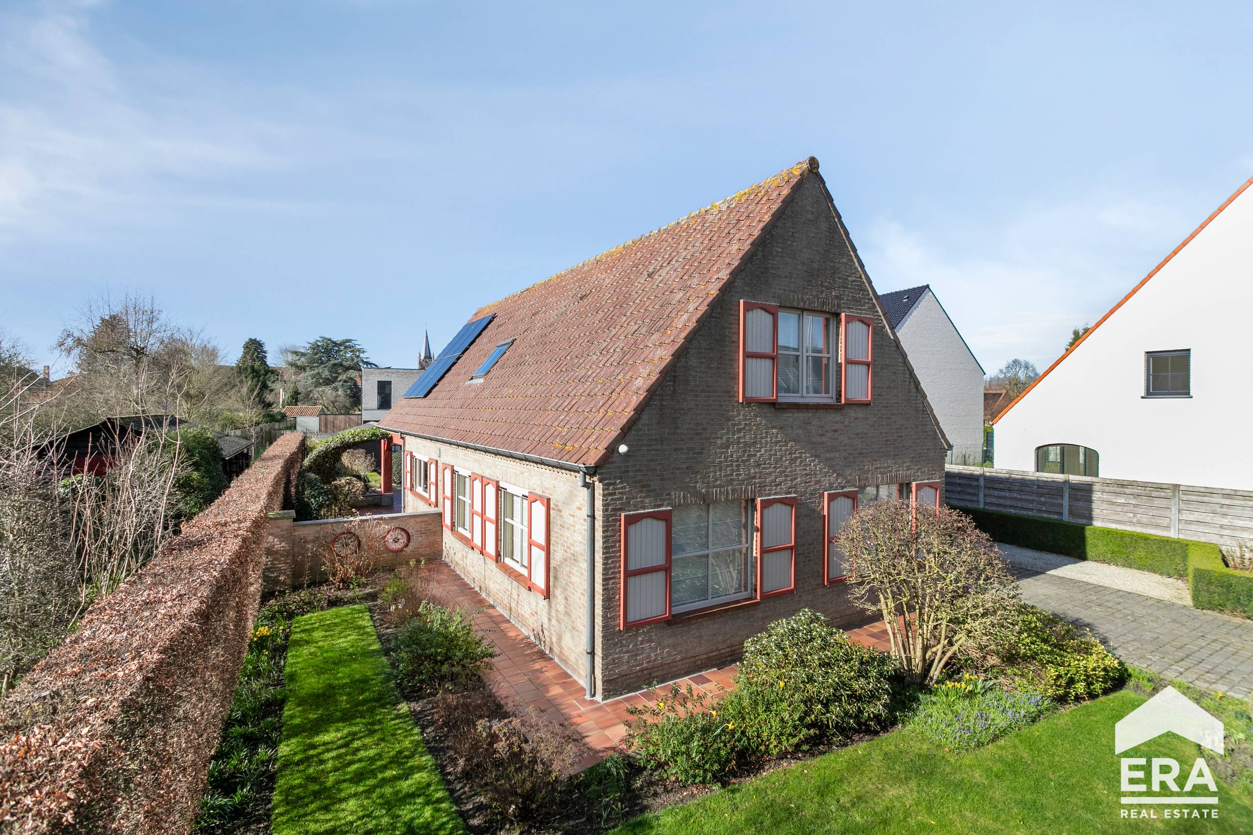 Instapklare alleenstaande villa met 4 slaapkamers te Jabbeke - foto 2