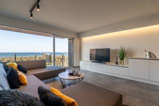 Wie droomt van wonen in het levendige Nieuwpoort met winkels, horeca en grootwarenhuizen op wandelafstand, voelt zich meteen thuis in dit...