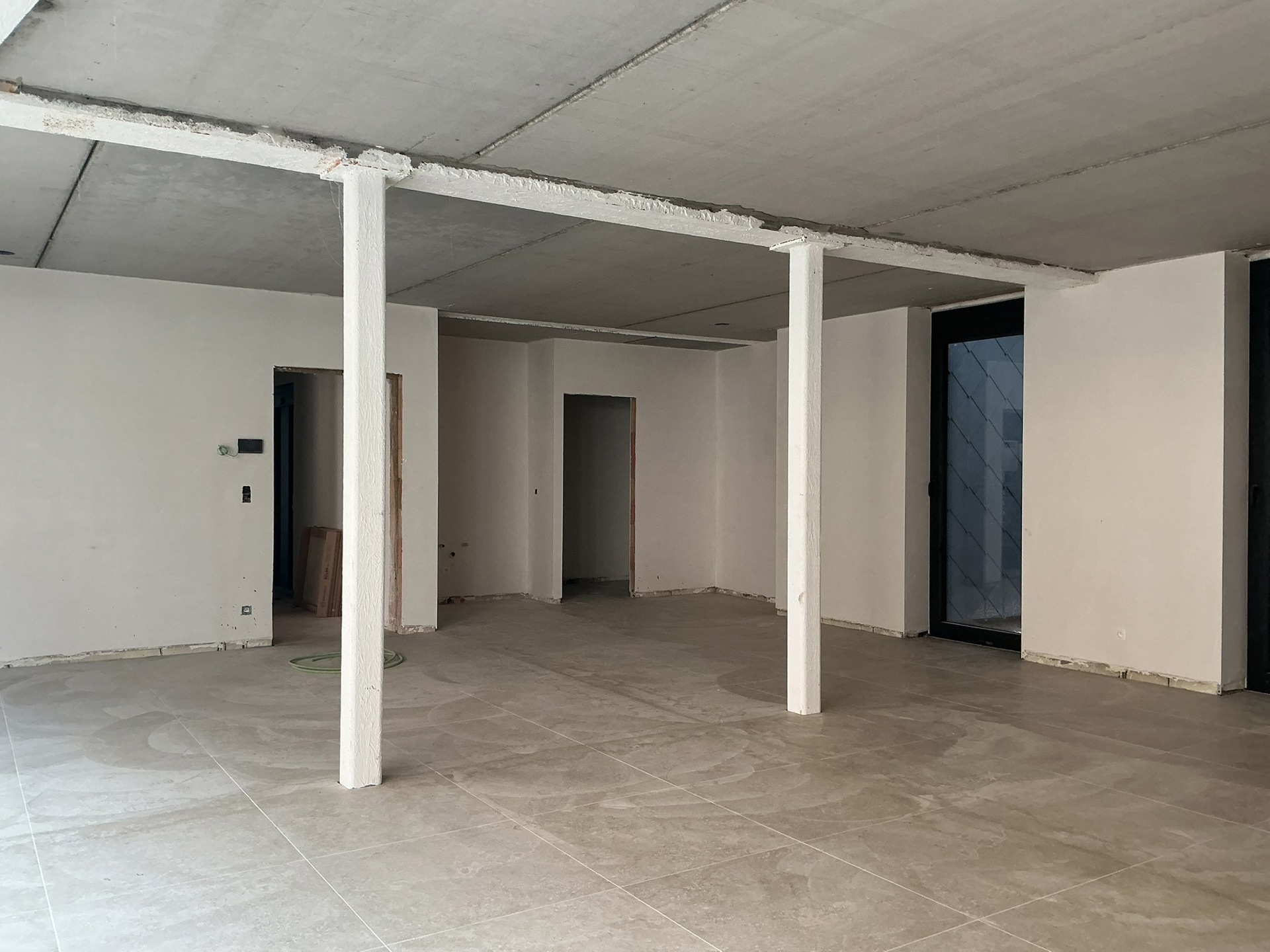 Ruime kantoorruimte (102m2) te huur in centrum Torhout! - foto 5