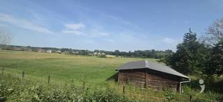 <p><span>Mooi perceel landbouwgrond, grenzend aan de straat. </span></p><p><span>Ideaal als paardenweide, voor akkerbouw, ...</span></p><p><span> </span></p><p><span>T-vormig met een oppervlakte van 85 are.</span></p><p><span> </span></p><p><span>Op heden zit er een aflopende gebruiksovereenkomst op deze grond.</span></p><p><span> </span></p><p><span>Interesse? contacteer ons via 016 15 31 15 of <span>info@immolivit.be</span></span><span> </span></p>