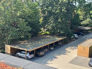 verhuurd appartement als ideale investering ! dit mooie dakappartement is voorzien van eigen zonnepanelen en geothermische warmtepomp, vloerverwarming en vloerkoeling, mooie ceramische parketvloer, leefruimte met groot terras en met prachtige open keuken composiet, alle toestellen, ruime badkamer, 2 slaapkamers, lift, zolder, ingemaakte kasten, berging, wasplaats, ventilatie D, geschilderd, verlichting, carport met berging is inbegrepen in de koopsom, verhuurd voor 1.050 euro per maand, zeer veilige investering. let op ook investeerders kopen hier aan 6 % BTW voor een splinternieuw appartement !