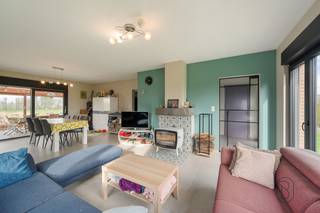 Located in a very quiet cul-de-sac, this fully renovated detached home enjoys open views over the surrounding greenery and the Kluisberg. Here,...