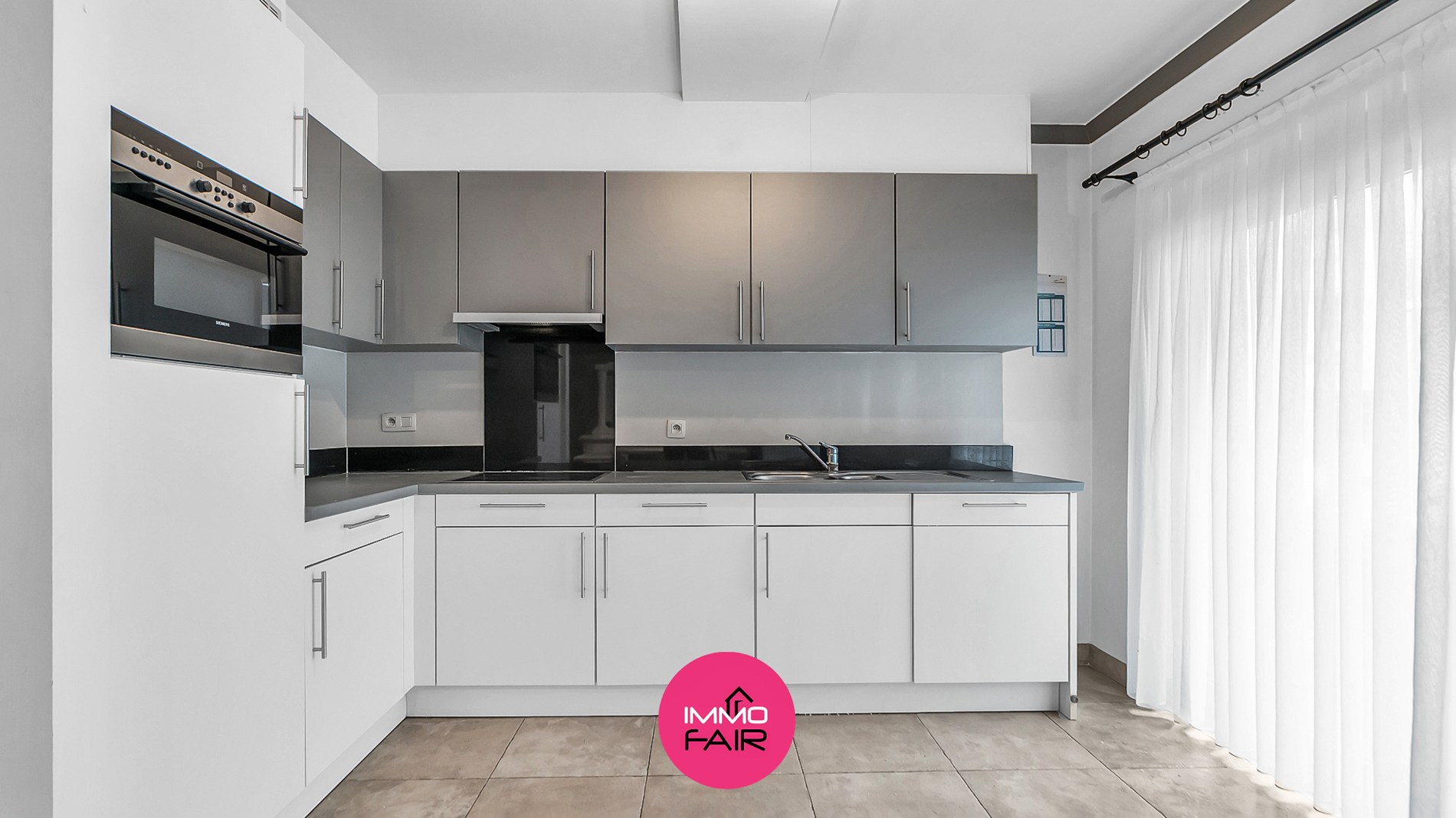Gelijkvloers appartement met ruim terras in hartje Lanaken - foto 5