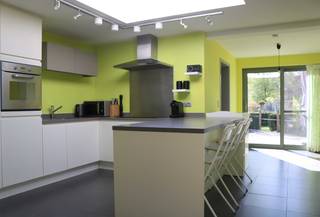 Rustig, maar zeer centraal gelegen instapklare rijwoning in een hele aangename buurt, vlakbij landschapspark Frijthout. Scholen en openbaar vervoer...