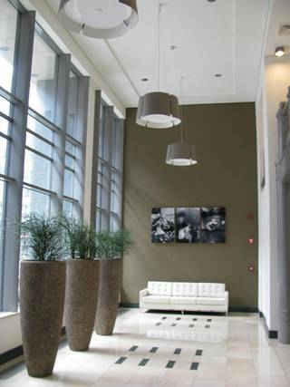 Naast het rondpunt Schuman en de Europese instellingen, in het centrum van het Europese district, is Auderghem 22 gelegen. De perfecte locatie om...