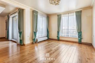 Voor meer info en foto’s, surf naar www.swevers.be – In het centrum van Beringen, aan de Koerselsesteenweg, ligt dit instapklare appartement van...