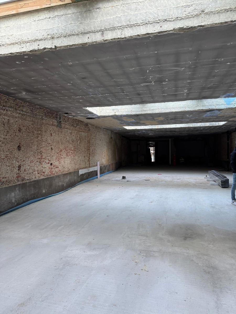 Ruim multifunctioneel handelspand te huur in hartje Mechelen - foto 4