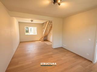 BEZOEKEN ZIJN ENKEL IN TE PLANNEN ONLINE VIA ONZE WEBSITE www.structura.bePrachtige energiezuinige woning TE HUUR in een rustige straat te...