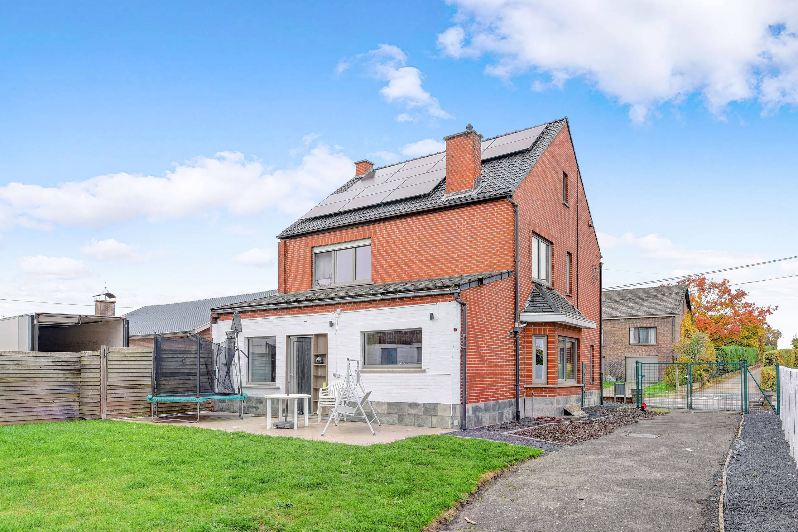 3 slaapkamer woning met garage op 4a 82ca. - foto 2