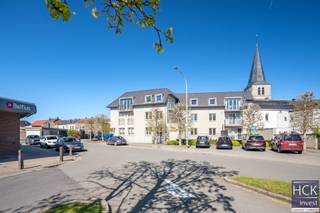 De liggingDit appartement is gelegen op het gelijkvloers van 'Residentie Bel Air', een nieuw opgericht gebouw uit 2008 gelegen aan het Eineplein en...