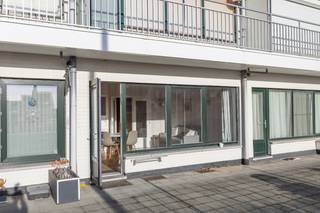 Deze ruime en lichtrijke studio met zuidgericht terras is gelegen op het gelijkvloers van de Residentie Wimbledon D (Leopoldlaan 139) in...