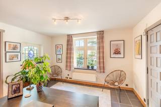 In Herent mogen we u deze prachtige, karaktervolle villa aanbieden. Ze is uitstekend gelegen in een doodlopend straatje op een knap hoekperceel van...