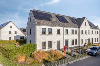 Ben je op zoek naar een energiezuinige nieuwbouwwoning in Varsenare met hoogwaardige afwerking en modern comfort? Ontdek deze prachtige...