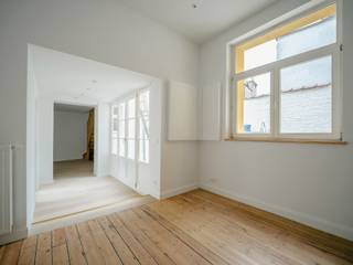 Deze volledig gerenoveerde woning is ideaal gelegen tussen de universiteitswijk en de vijvers van Ixelles en biedt een bruto vloeroppervlakte van...