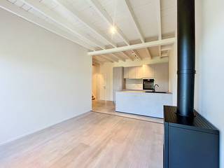 Ben je op zoek naar een instapklare woning die modern comfort naadloos combineert met een gezellige, landelijke sfeer? In de rustige...