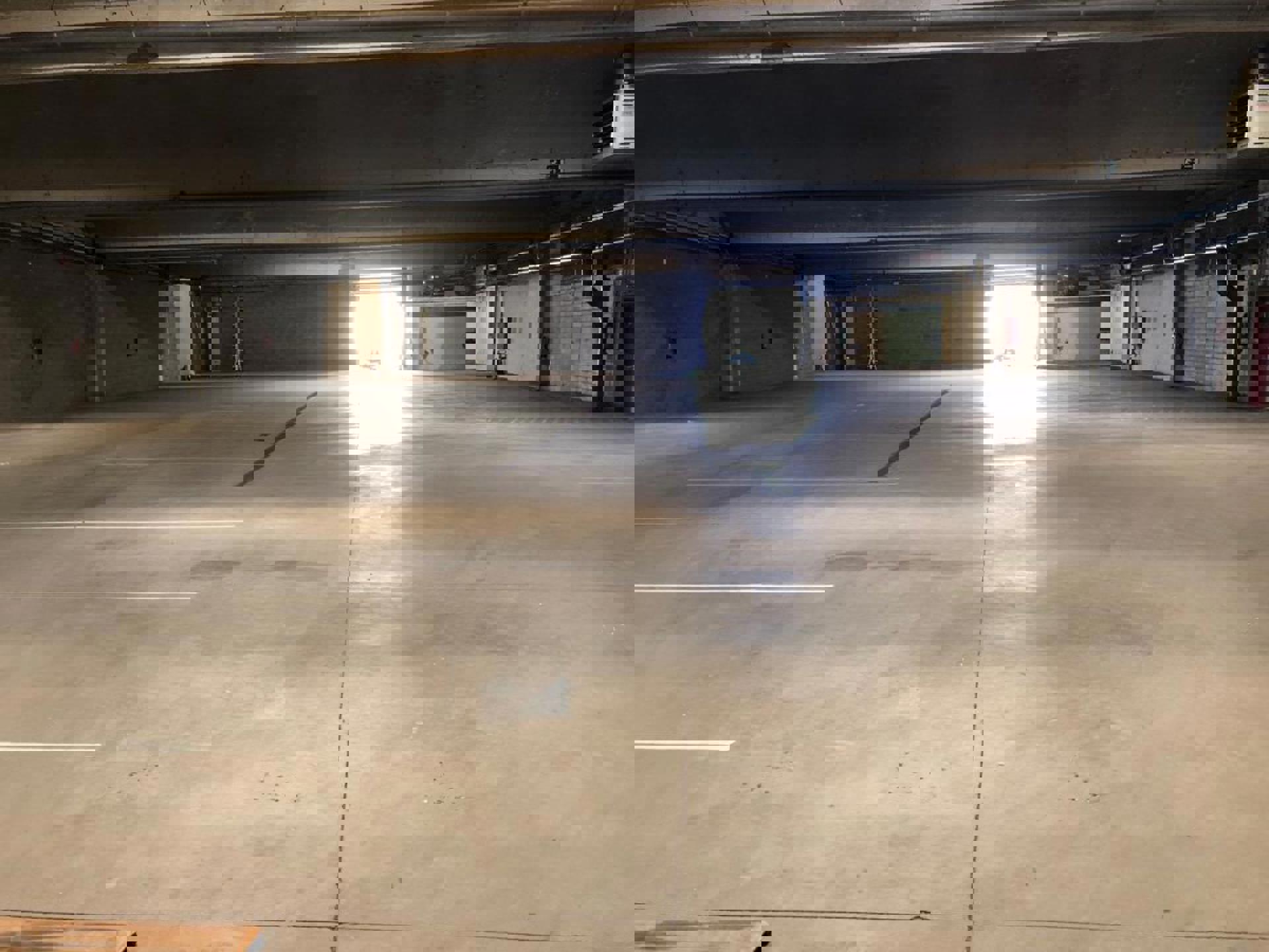 TE HUUR: magazijn 1.316m² - foto 2